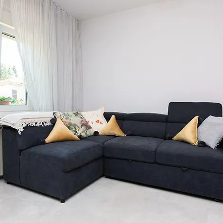 Pavone - Private Parking Apartment