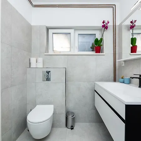 Pavone - Private Parking * Split