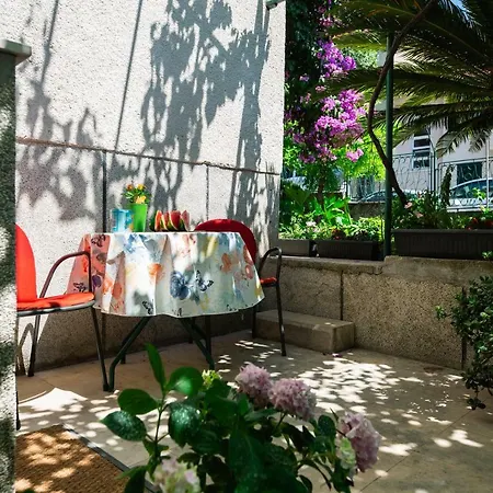 Pavone - Private Parking Split